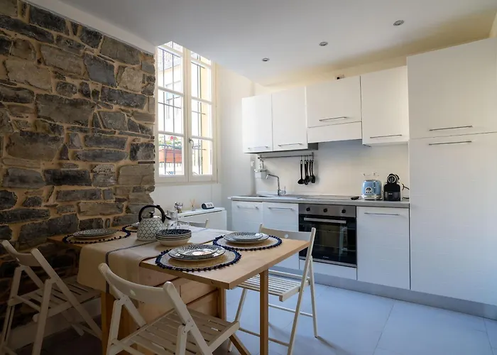 アパート Waves コモ